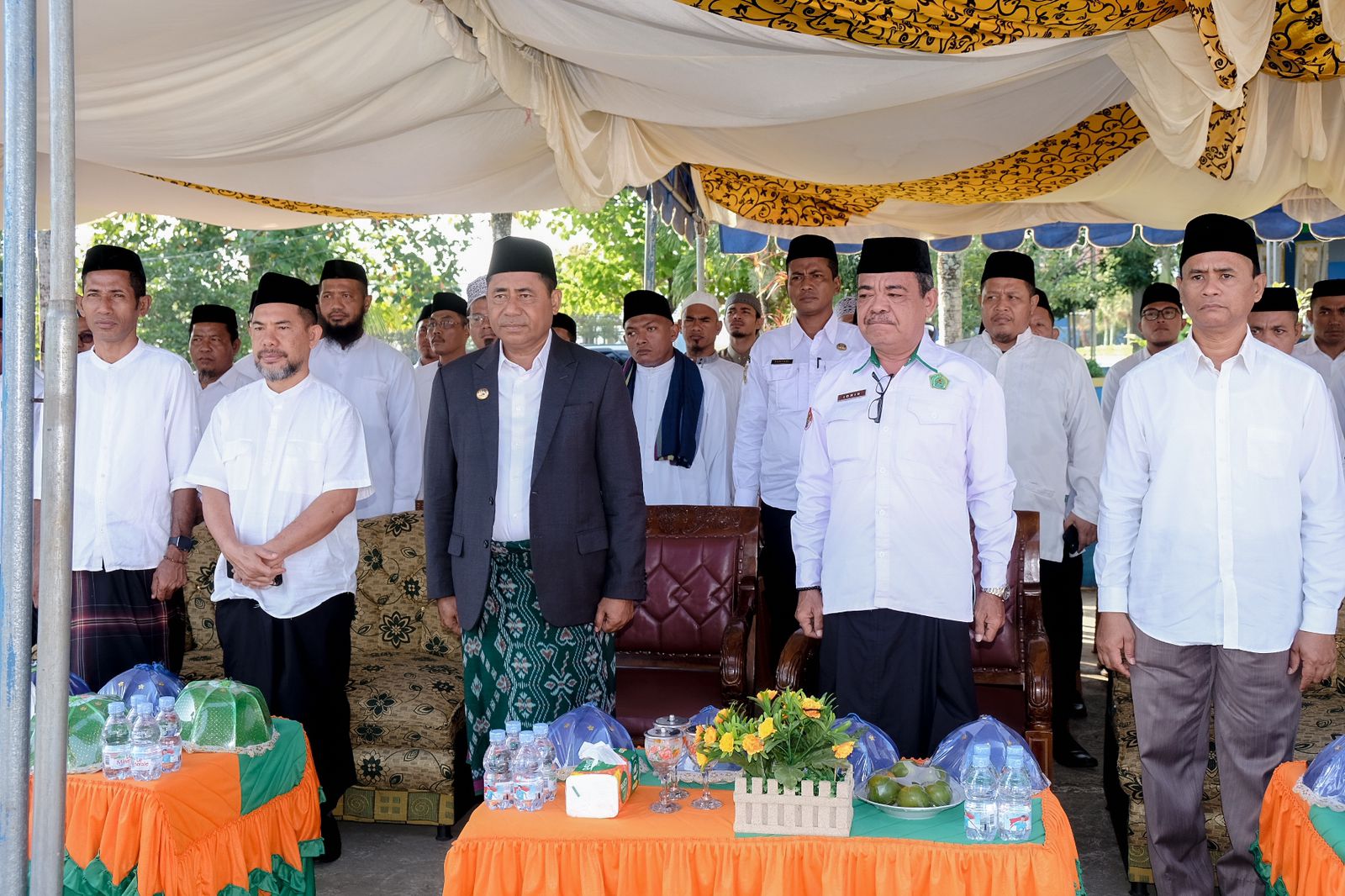 Bupati Haltim Ubaid Yakub Jadi Inspektur Upacara Hari Santri 2025
