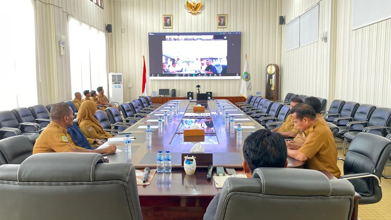 Bupati Haltim Ikuti Rapat Bersama Dirut Bulog RI
