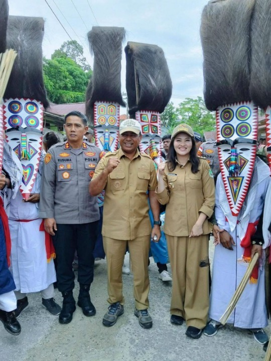 Bupati Haltim Ubaid Yakub Apresiasi Gubernur Malut Beri Bantuan ke Nelayan di Desa Nyaolako